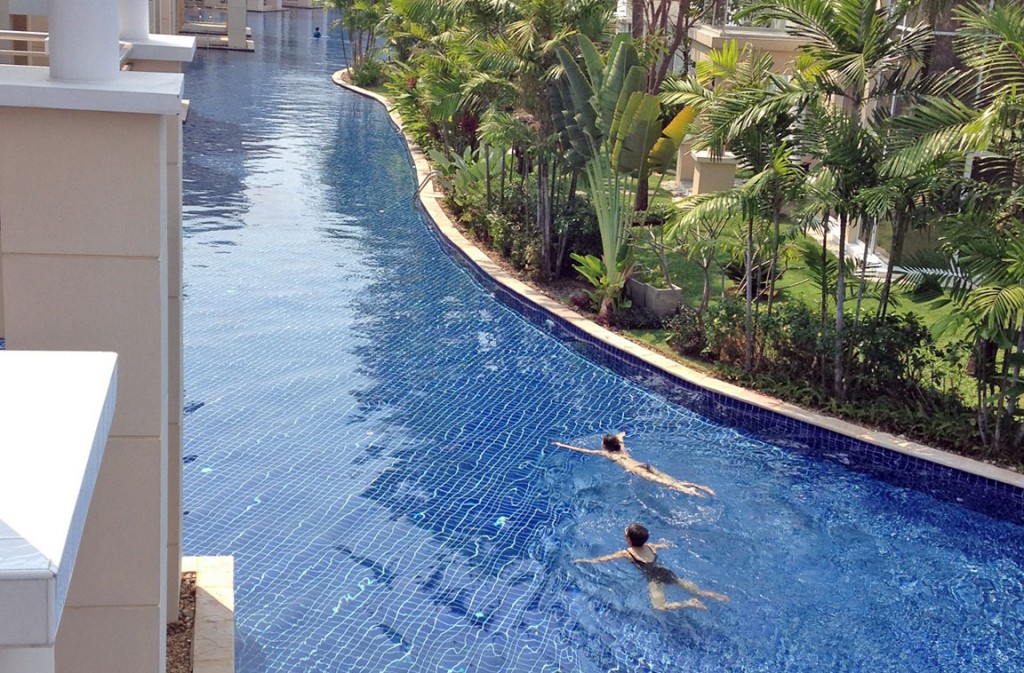 Thailands längsta pool i Blue Lagoon Hua Hin